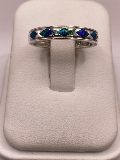 Anillo de Plata Ley 950 con Ópalo Multicolor en Figuras de Rombo, vista frontal
