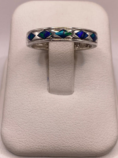 Anillo de Plata Ley 950 con Ópalo Multicolor en Figuras de Rombo, vista de detalle