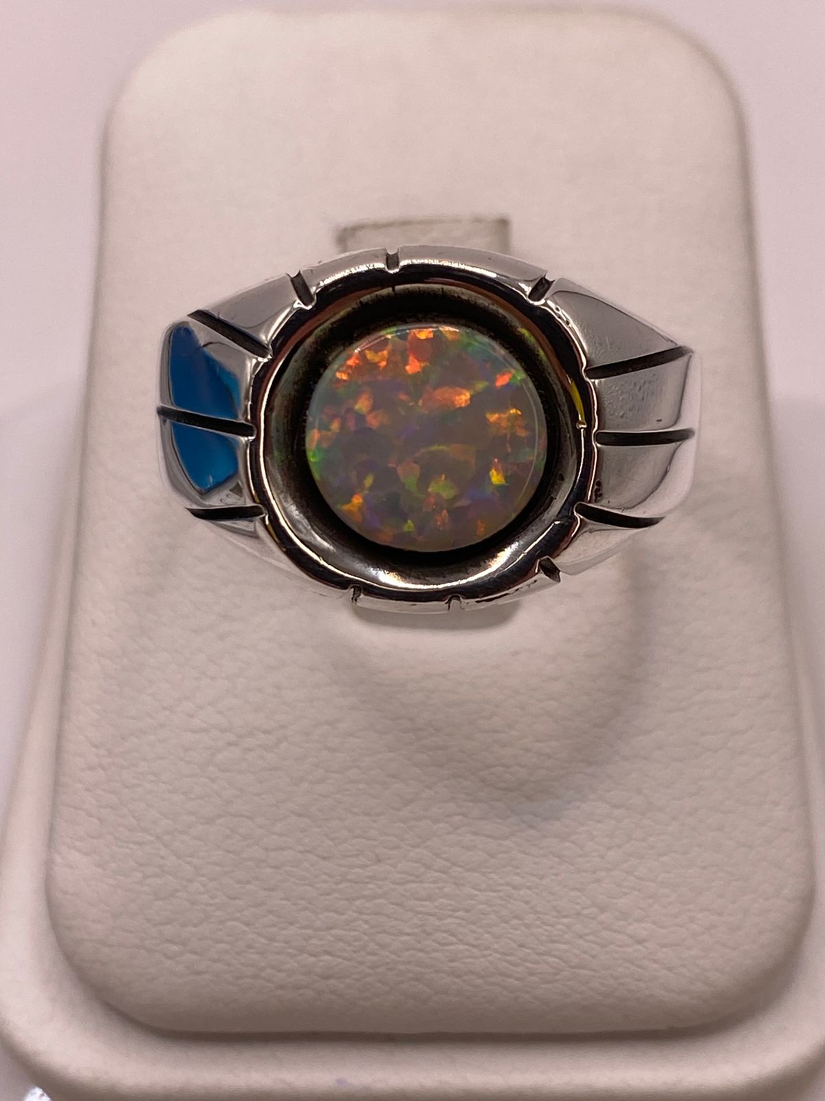 Anillo Plata Ley 950 con Piedra Ópalo de Fuego, vista lateral