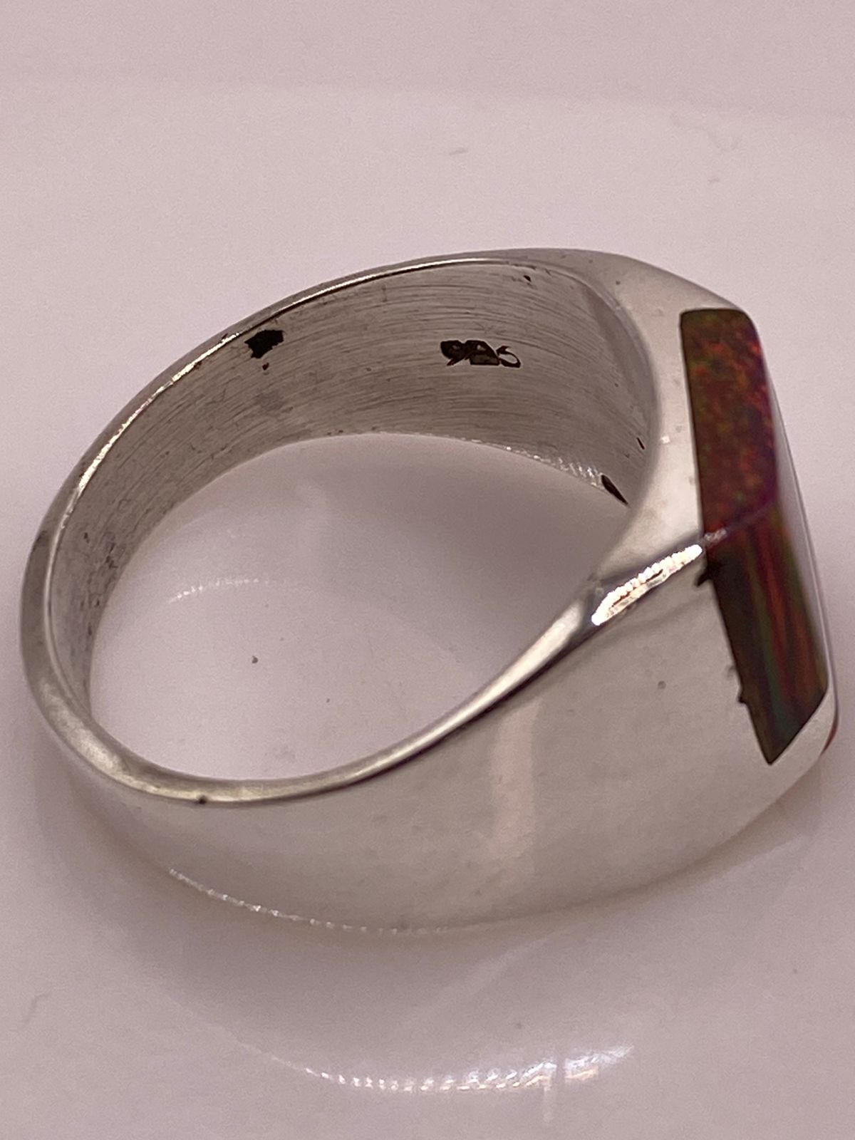 Anillo Plata Ley 925 Ópalo de Fueg Diseño Moderno con Incrustación Diagonal, sello de autenticidad Plata Ley .925
