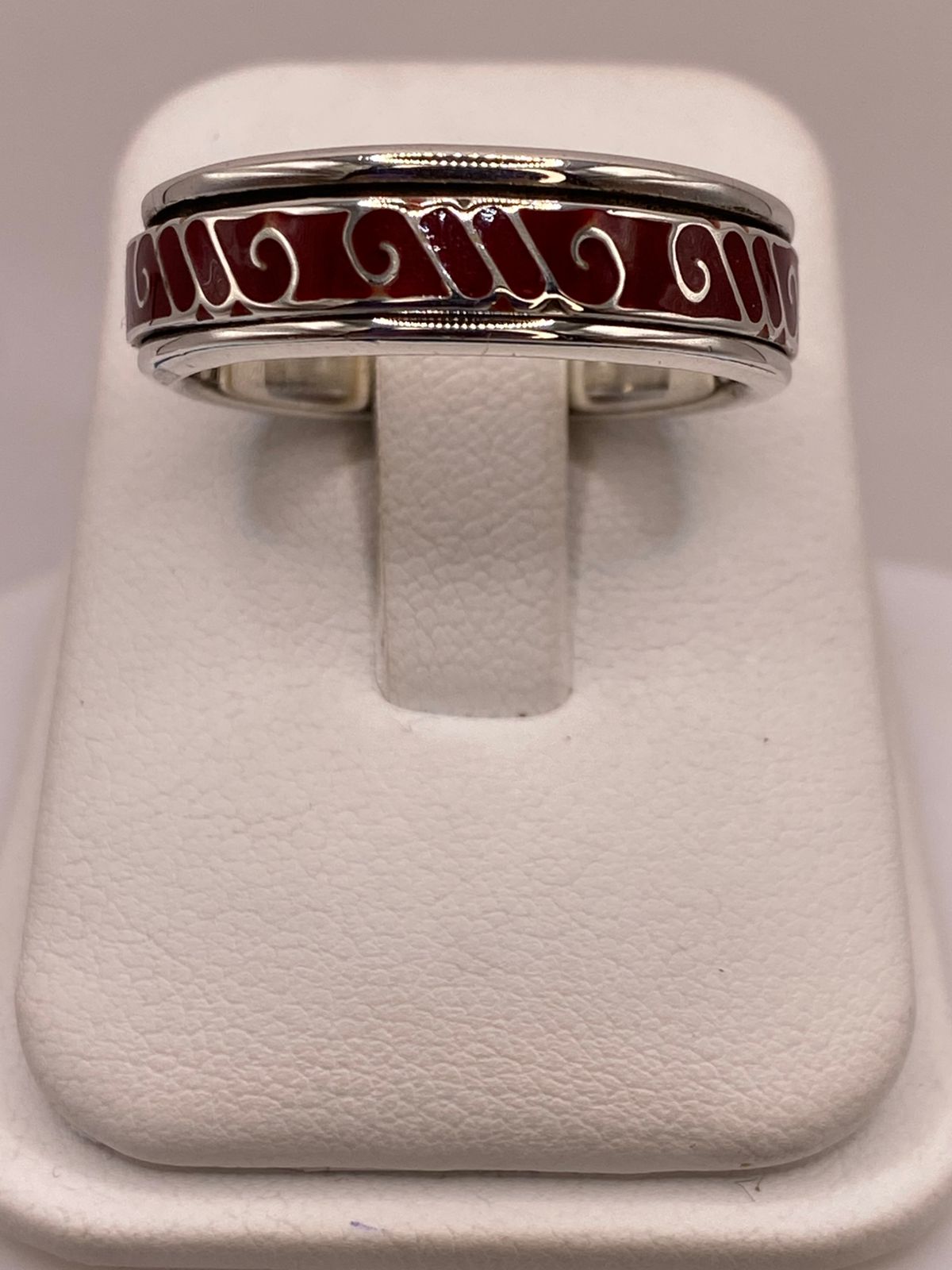Anillo de Plata .925 con Coral Rojo – Diseño de Espirales Elegantes, vista lateral