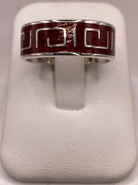 Anillo de Plata .925 con Coral Rojo – Diseño Geométrico Clásico — vista lateral