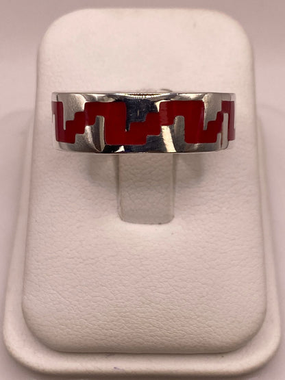 Anillo de Plata .925 con Coral Rojo – Diseño Geométrico Inspiración Prehispánica, vista lateral