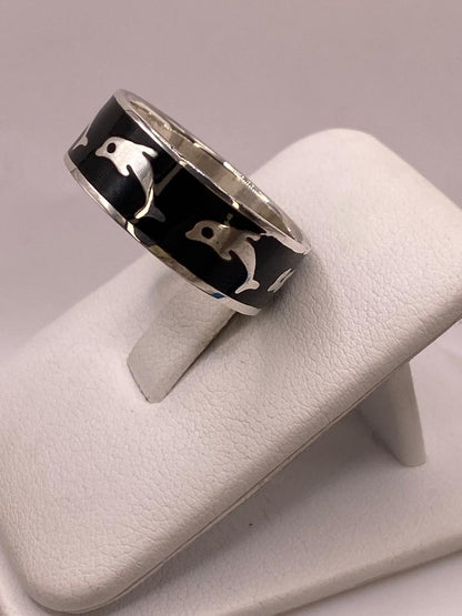 Anillo de Plata .925 con Delfines – Diseño de Animales Marinos, vista lateral