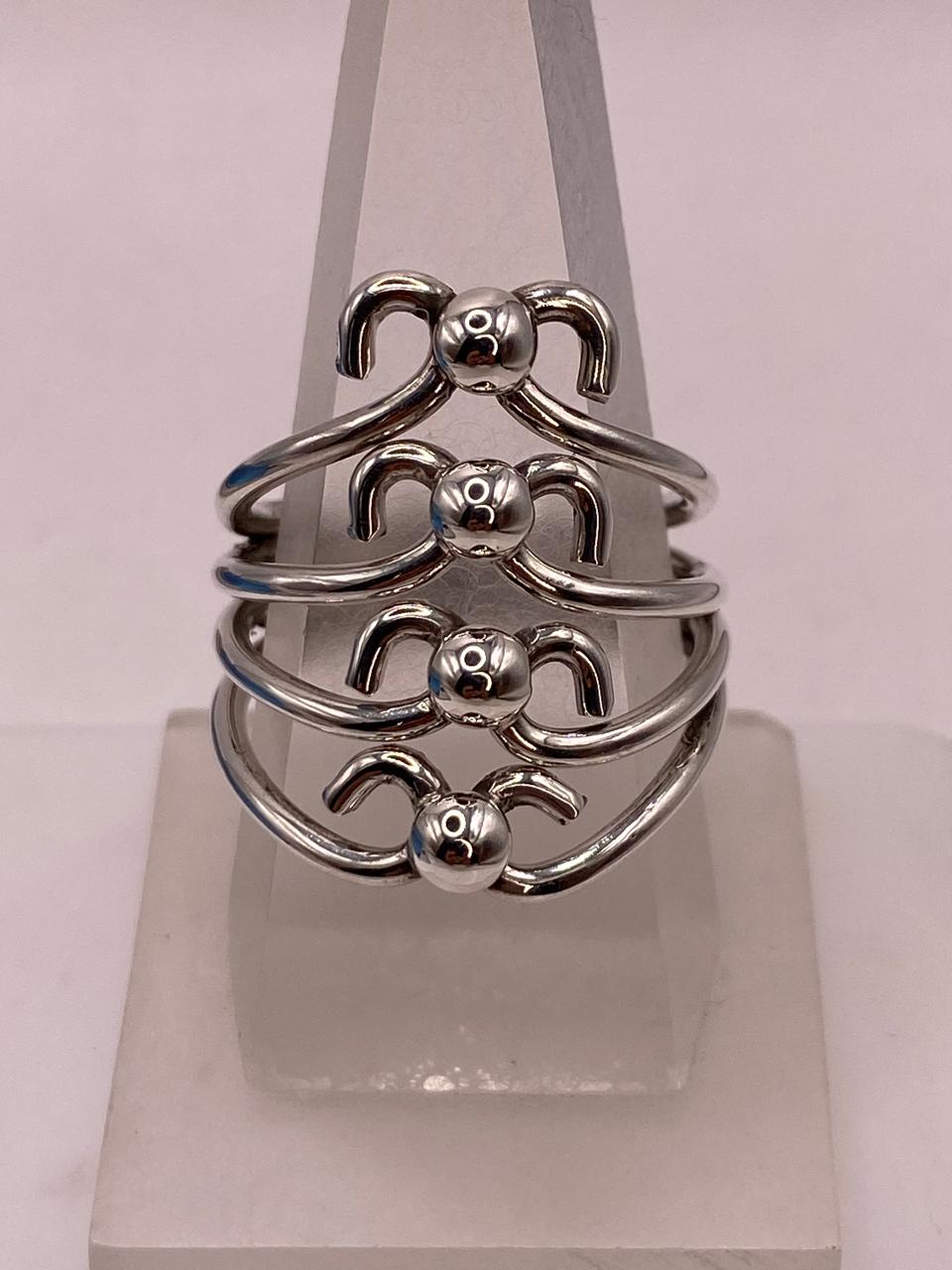 Anillo de Plata .925 Diseño Escalonado con Esferas — detalle de acabado