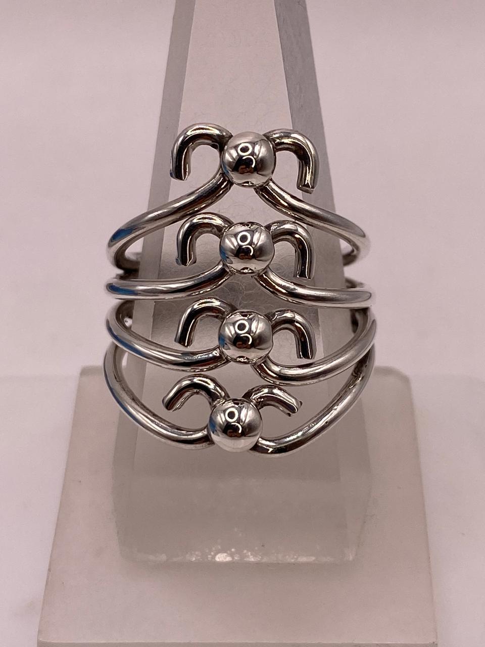 Anillo de Plata .925 Diseño Escalonado con Esferas, vista superior