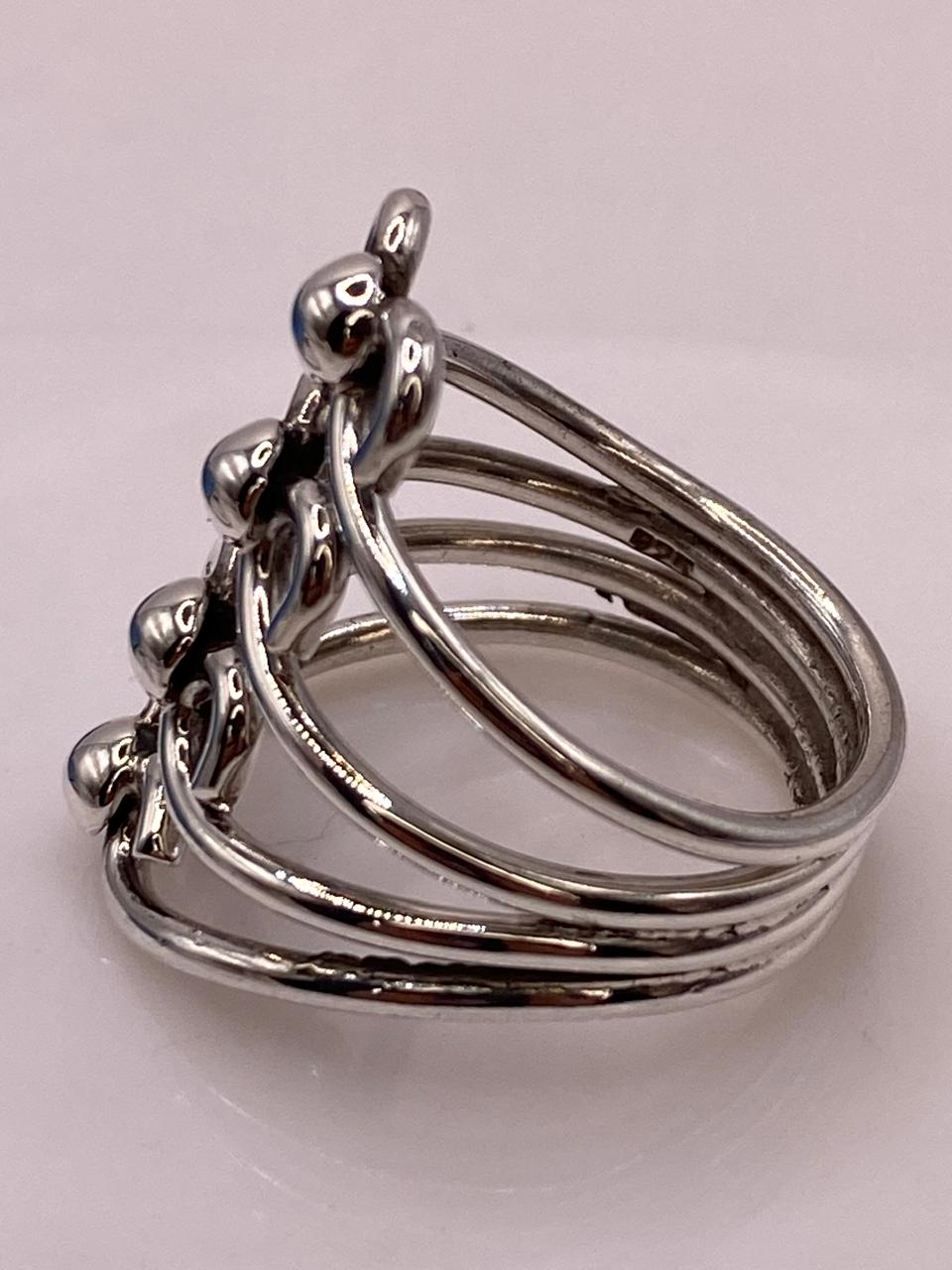 Anillo de Plata .925 Diseño Escalonado con Esferas, sello de autenticidad Plata Ley .925