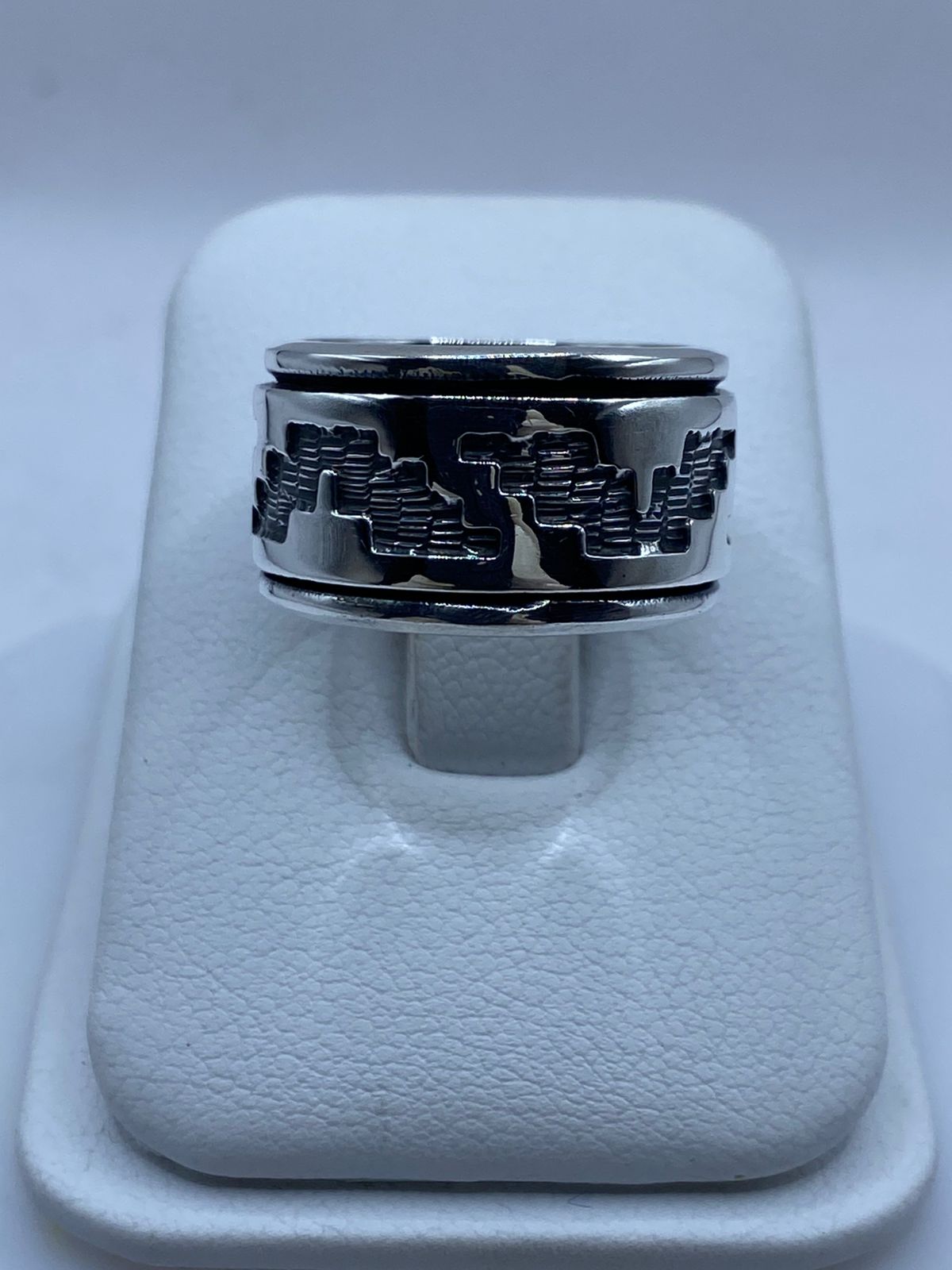 Anillo de Plata 925 con Diseño Greca Prehispánica, vista frontal