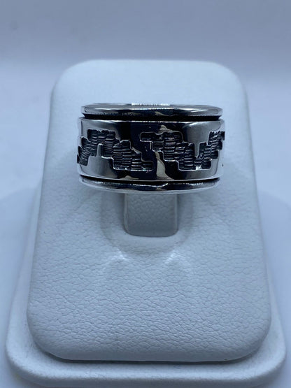 Anillo de Plata 925 con Diseño Greca Prehispánica, vista frontal