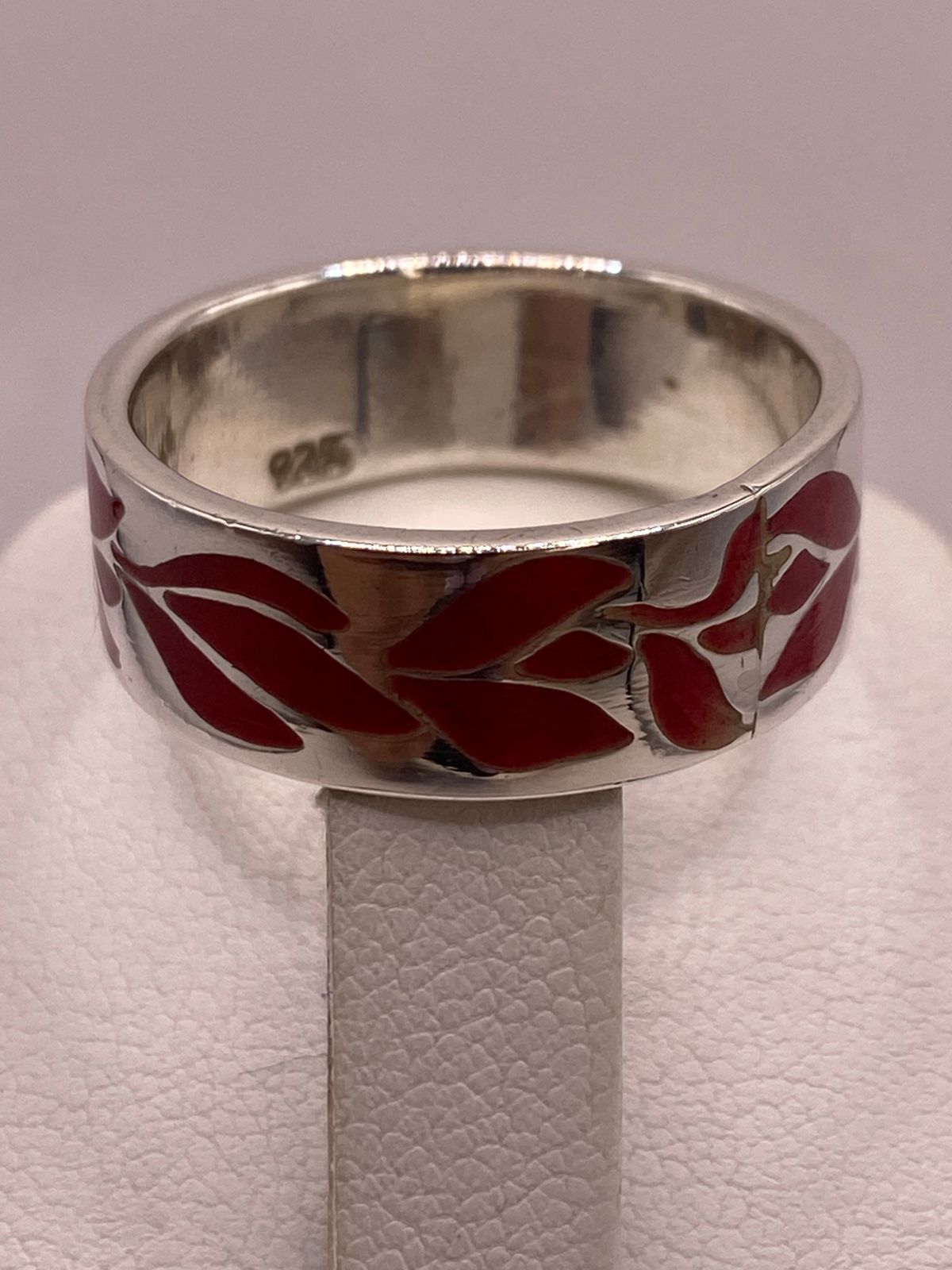 Anillo de Plata .925 con Diseño de Hojas Decorativas, sello de autenticidad Plata Ley .925