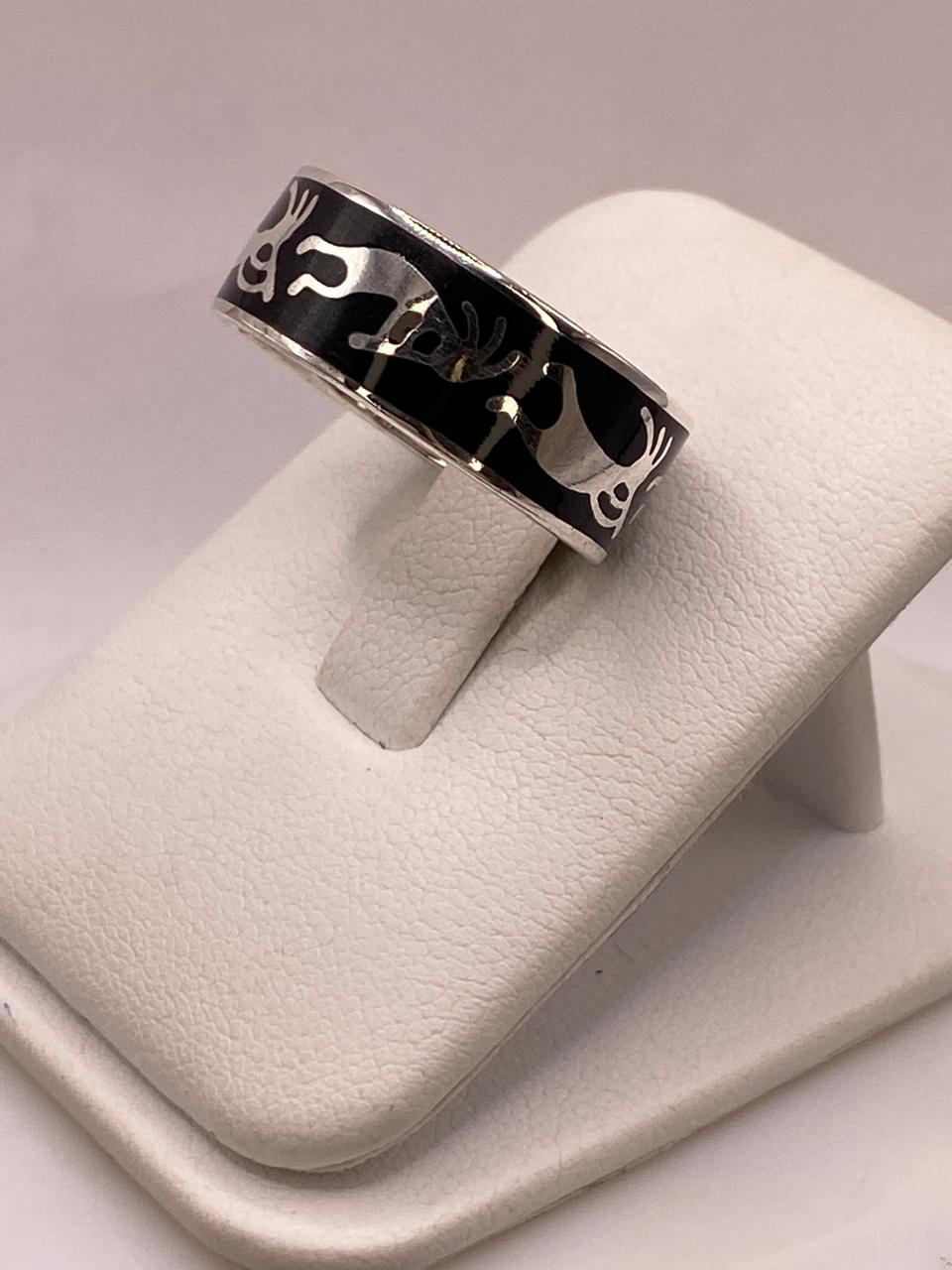 Anillo de Plata .925 con Figura Prehispánica, vista lateral