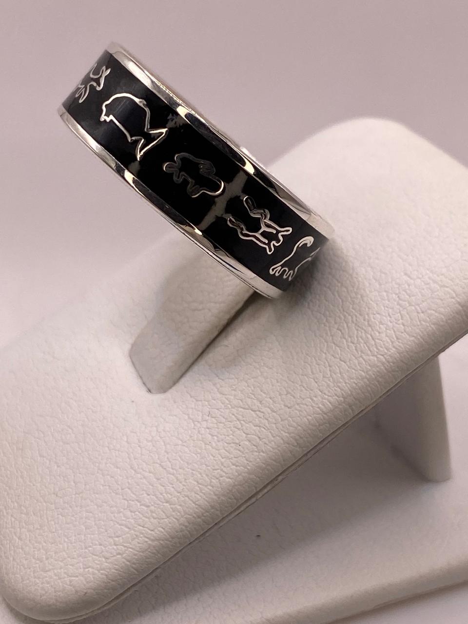 Anillo de Plata .925 con Figuras de Animales, vista lateral