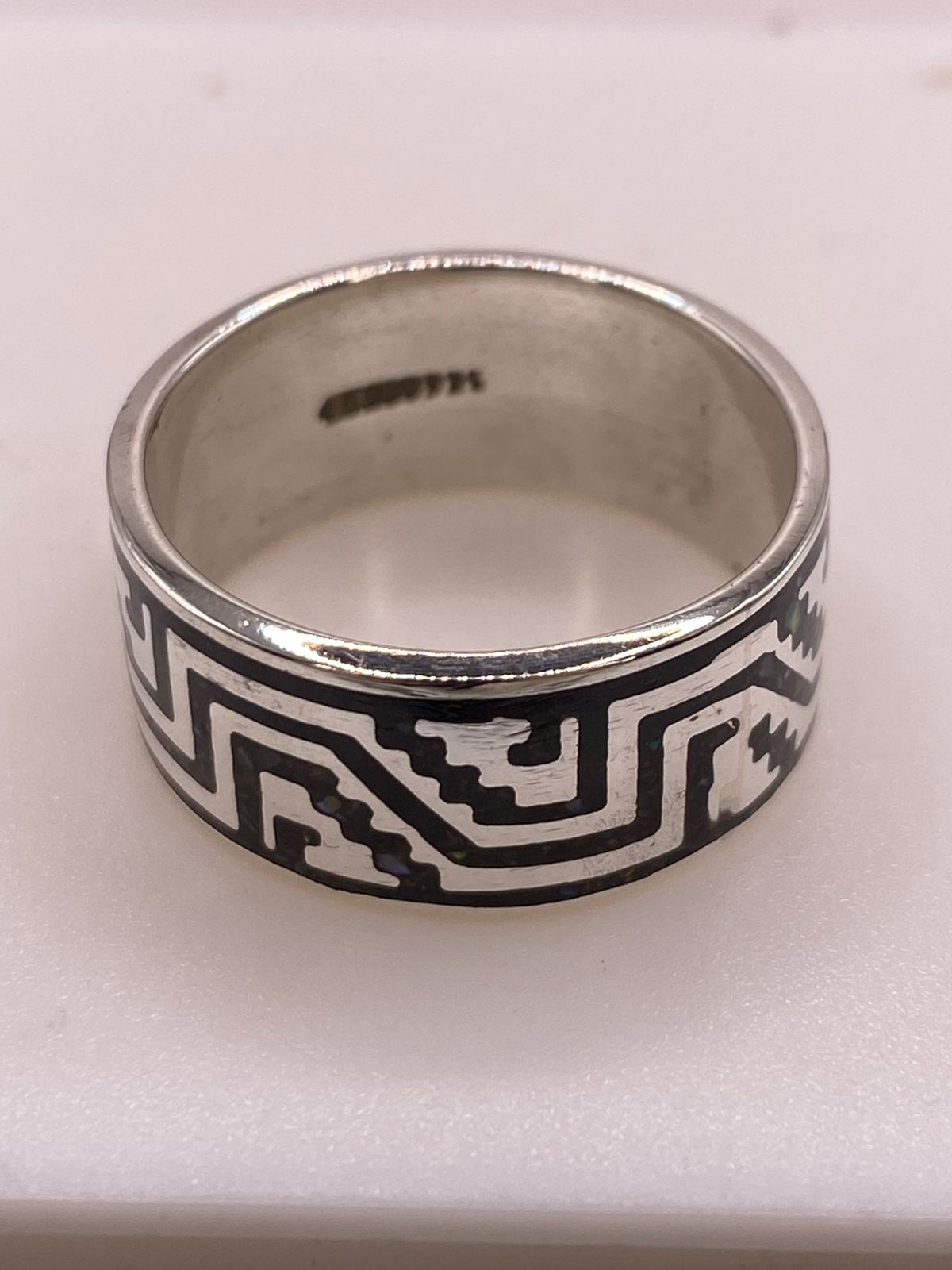 Anillo de Plata .925 con Greca Prehispánica y Obsidiana, sello de autenticidad Plata Ley .925