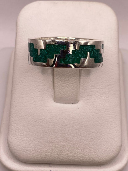 Anillo de Plata .925 con Incrustación de Malaquita – Diseño Geométrico, vista lateral