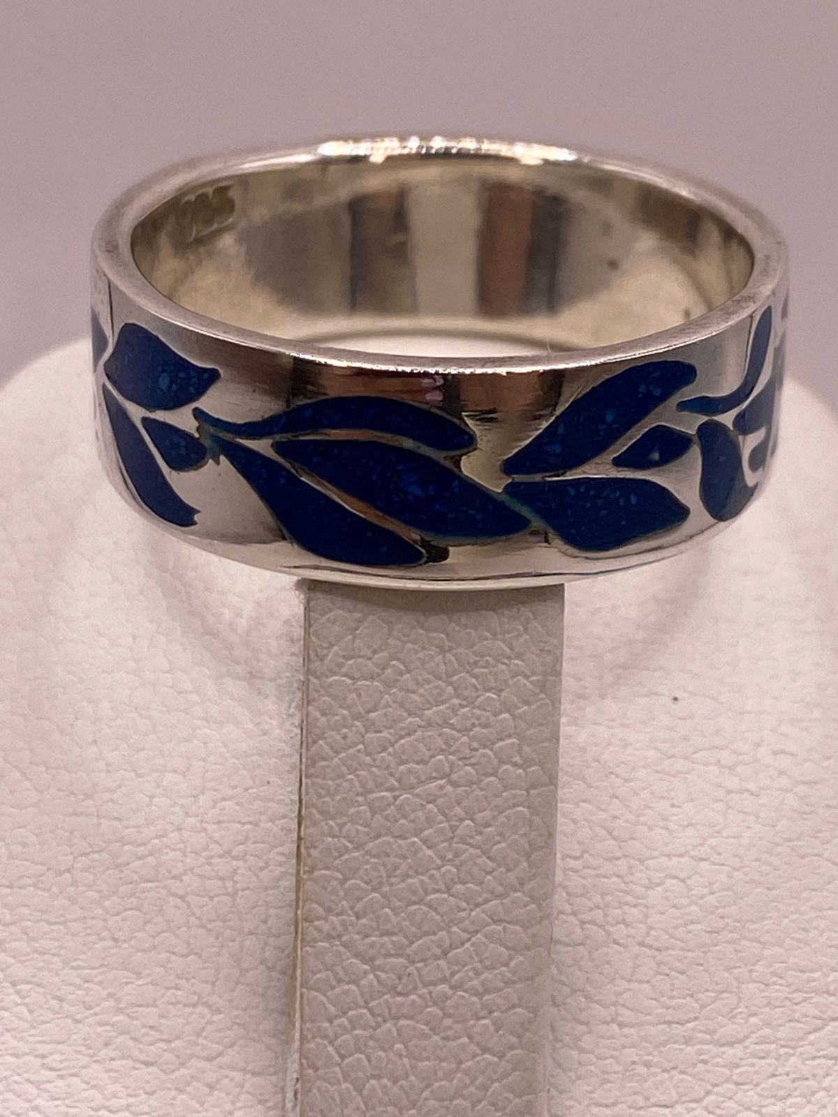 Anillo de Plata .925 con Lapislázuli y Diseño de Hojas, sello de autenticidad Plata Ley .925