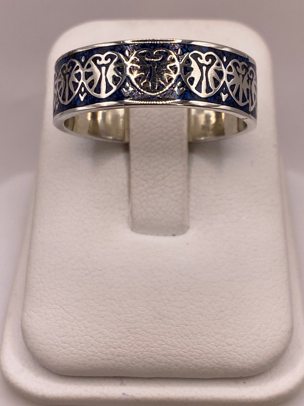 Anillo de Plata .925 con Motivo Celta — ángulo diagonal