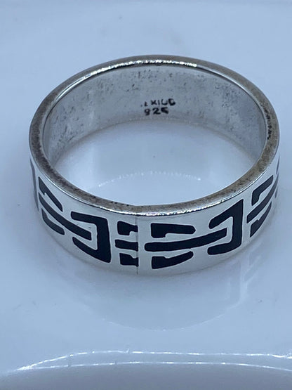 Anillo de Plata .925 con Ónix y Diseño Geométrico, sello de autenticidad Plata Ley .925