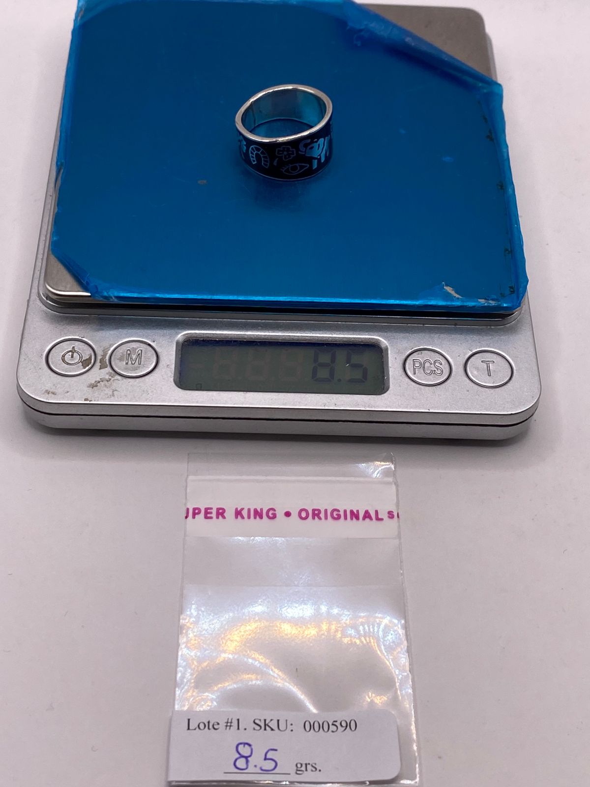 Anillo de Plata .925 con Símbolos de la Suerte, peso en gramos (báscula)