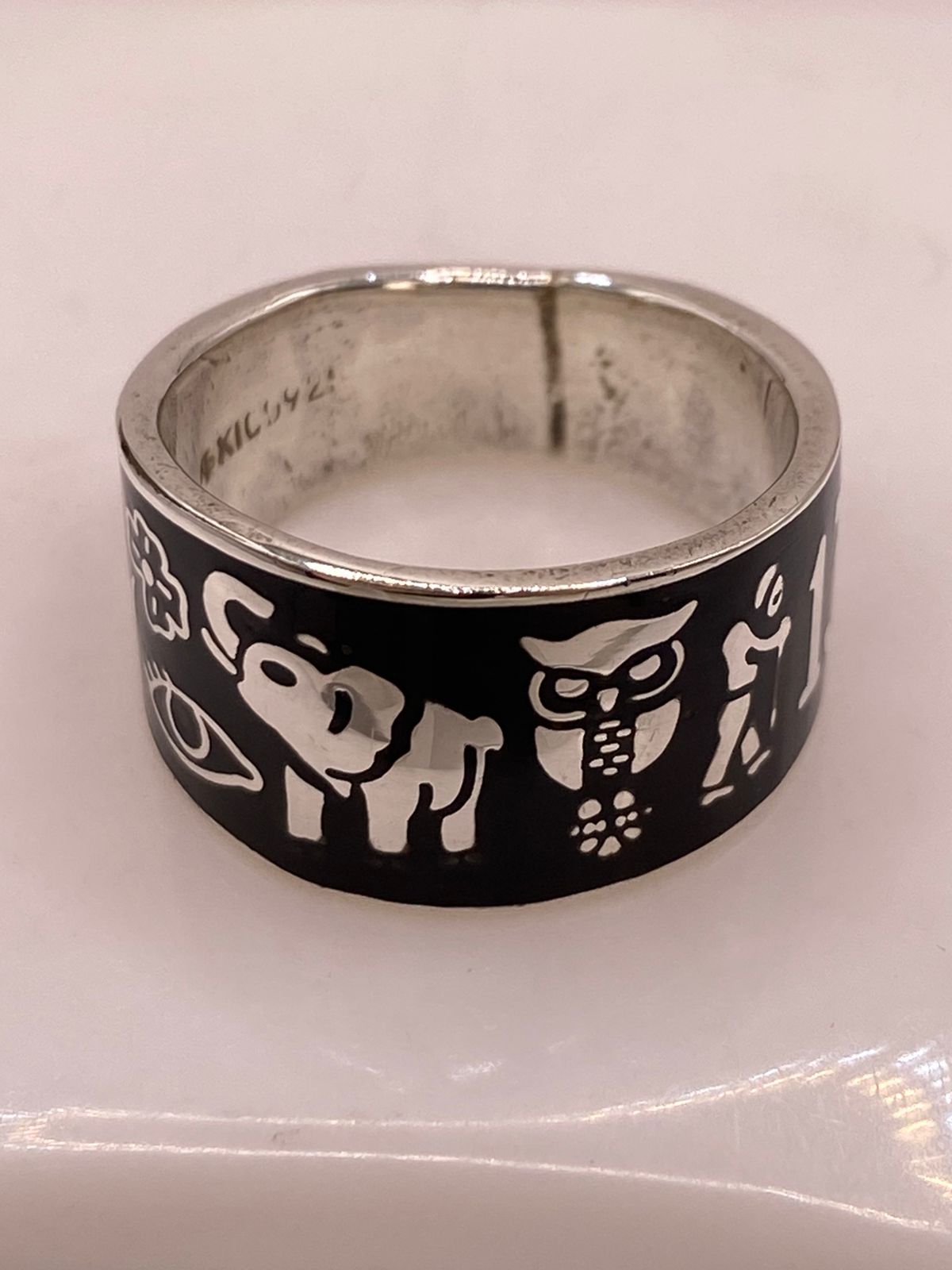 Anillo de Plata .925 con Símbolos de la Suerte, sello de autenticidad Plata Ley .925