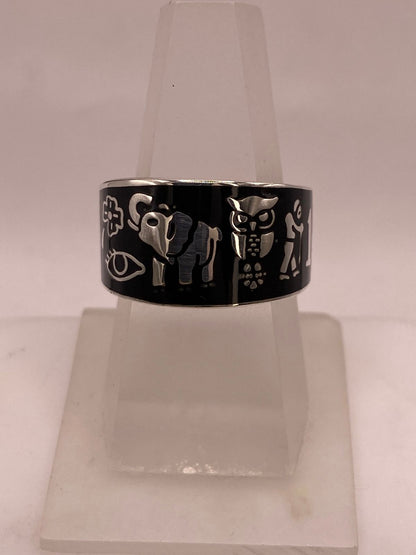 Anillo de Plata .925 con Símbolos de la Suerte, vista frontal