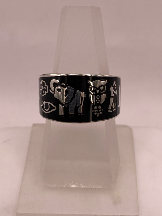Anillo de Plata .925 con Símbolos de la Suerte — ángulo diagonal