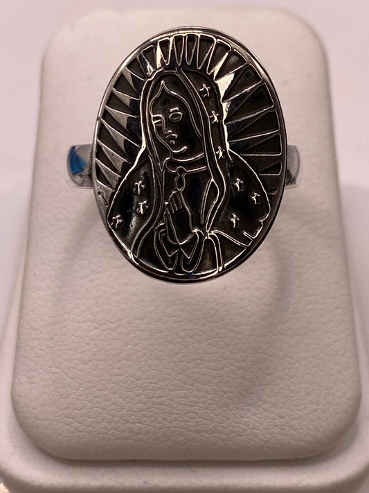 Anillo de Plata .925 Virgen de Guadalupe — ángulo diagonal