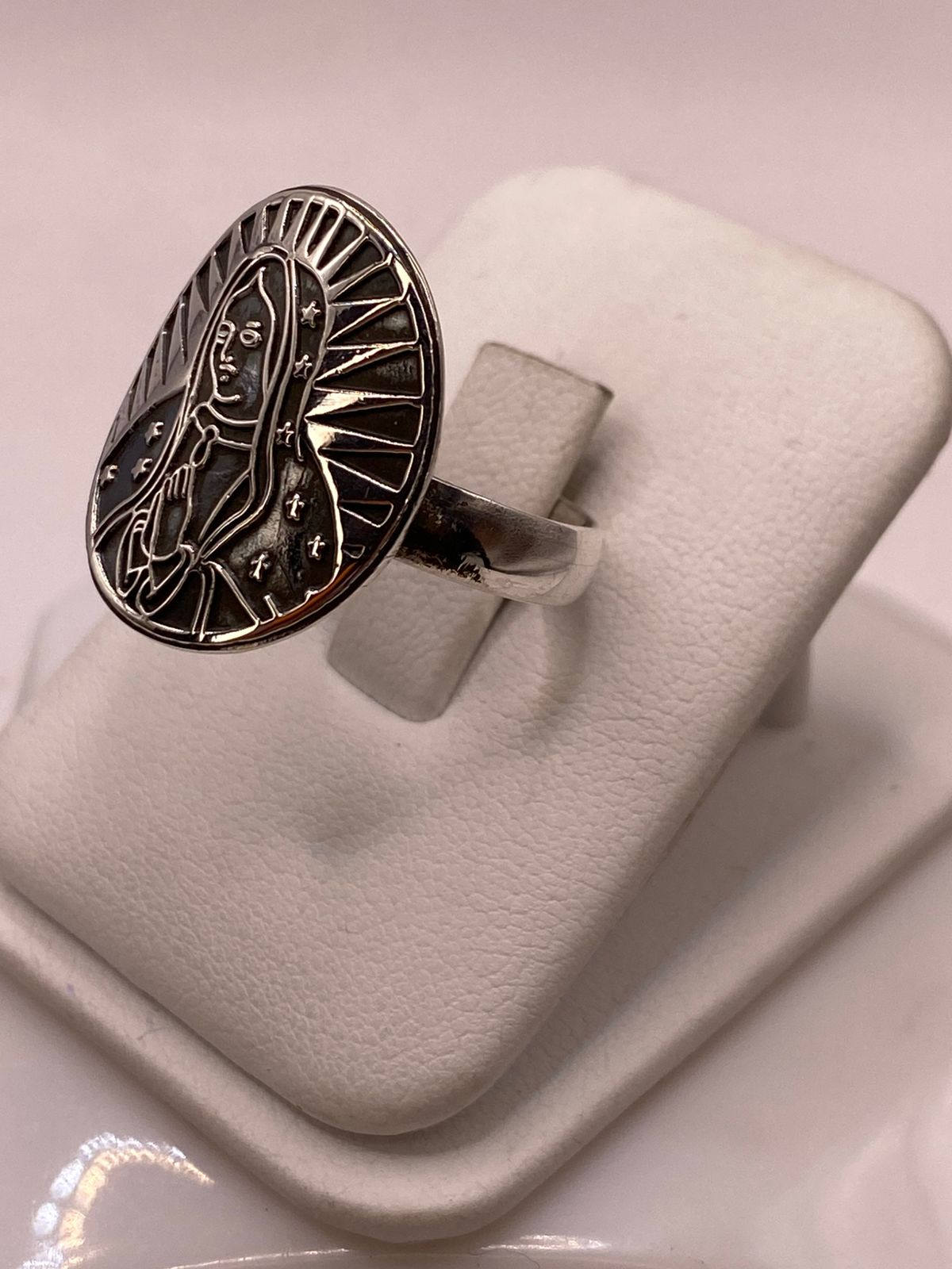 Anillo de Plata .925 Virgen de Guadalupe, vista frontal