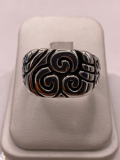 Anillo de Plata .950 con Diseño Espiral Tribal — ángulo diagonal