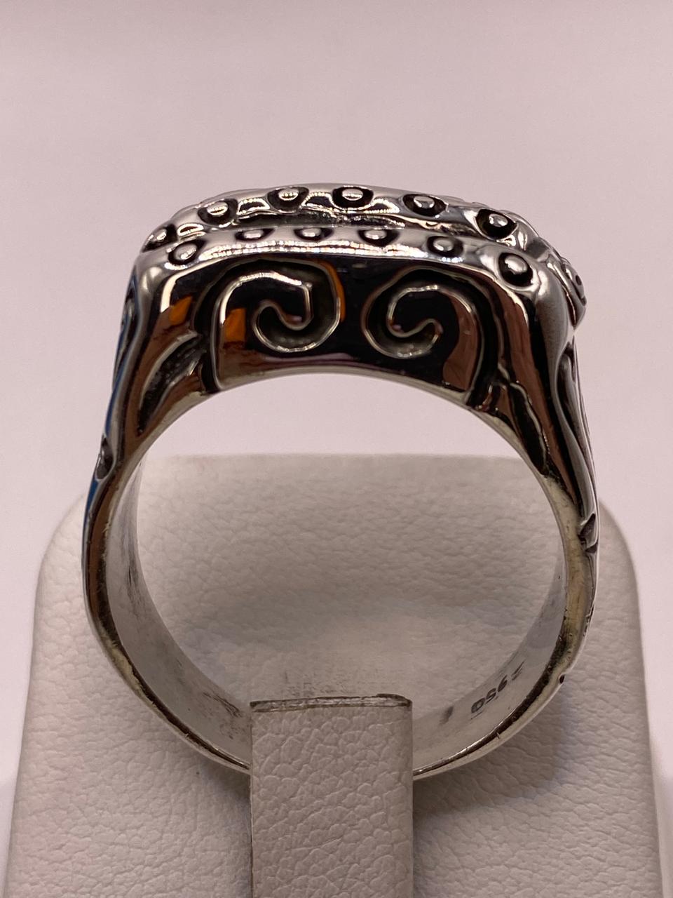 Anillo de Plata .950 con Diseño Texturizado de Triple Línea y Laterales Decorados, vista frontal
