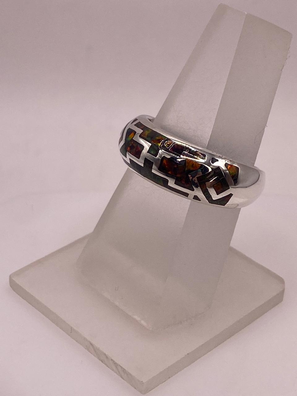 Anillo de Plata 950 con Ópalo de Fuego y Diseño Greca, vista frontal