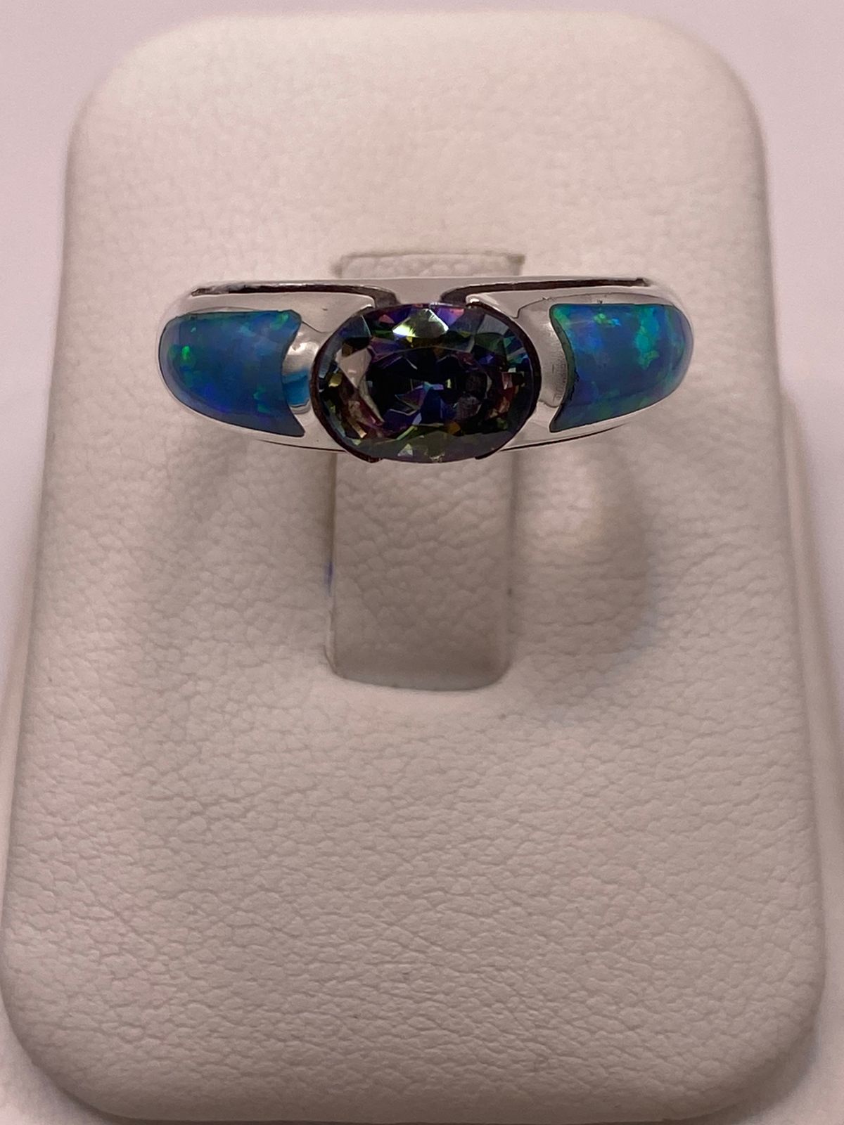 Anillo de Plata .950 con Ópalo de Fuego y Zirconia Multicolor Diseño Elegante