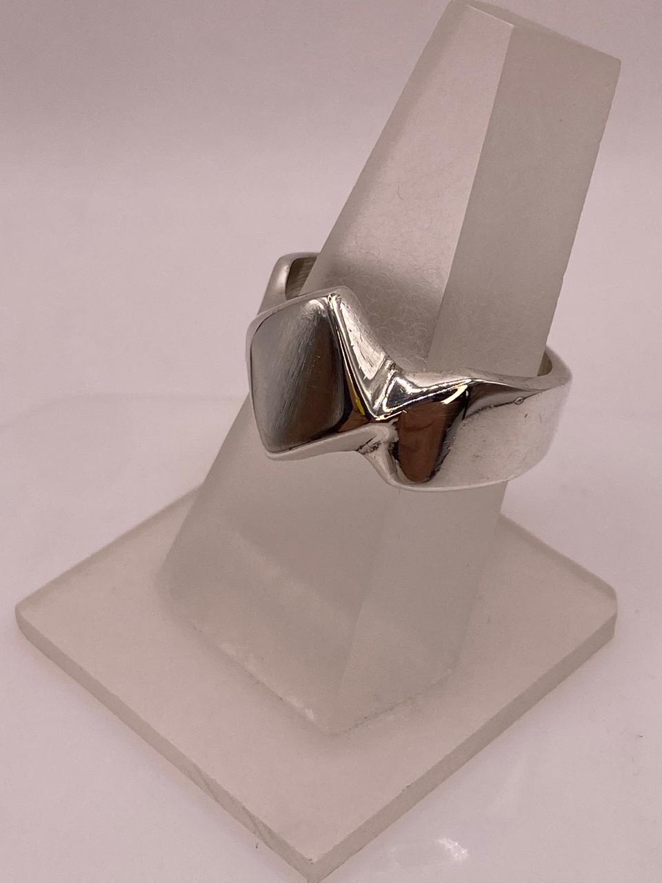 Anillo Rombo Liso en Plata .925, vista lateral