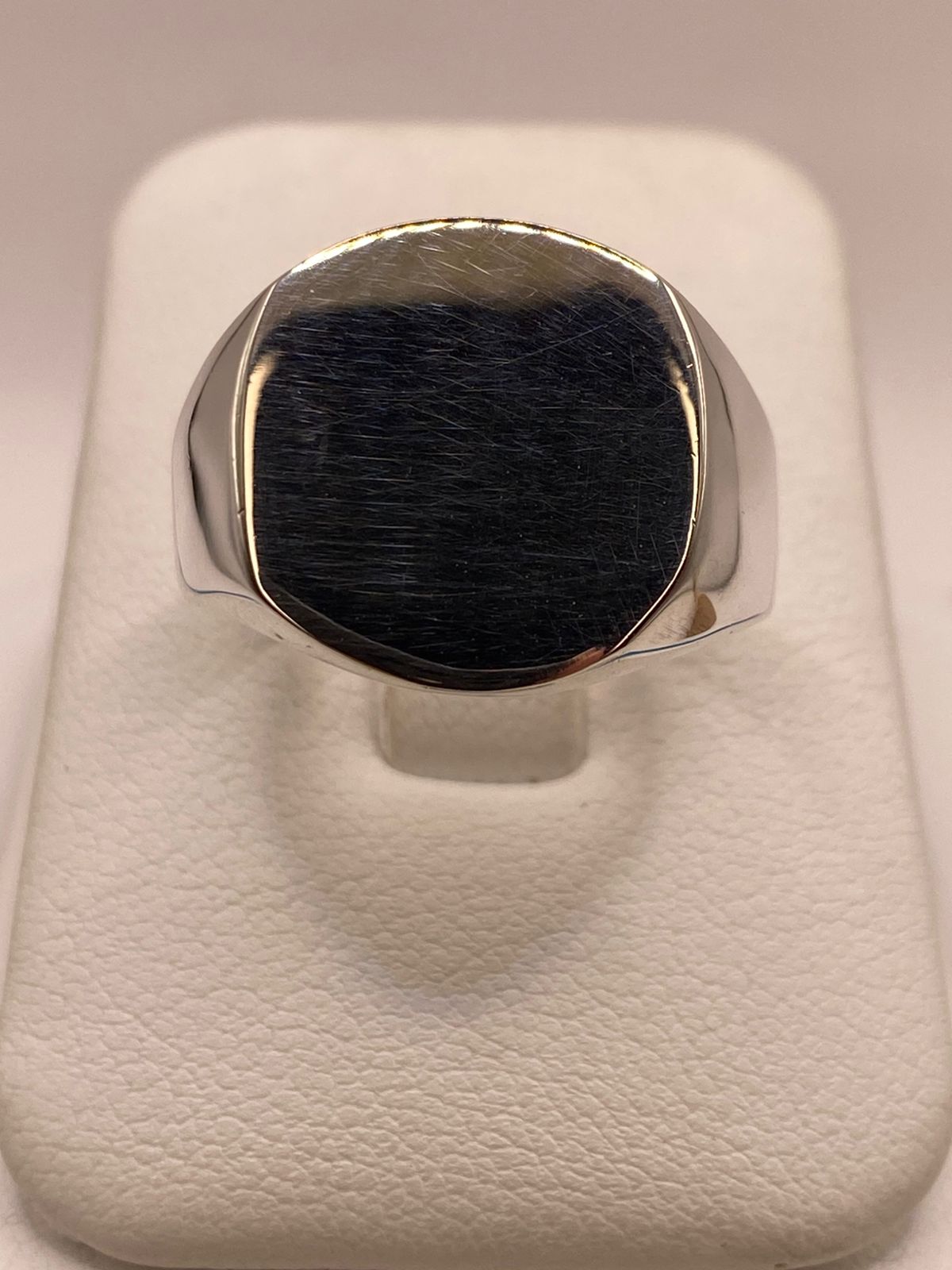 Anillo Sello Artesanal en Plata Liso, vista frontal
