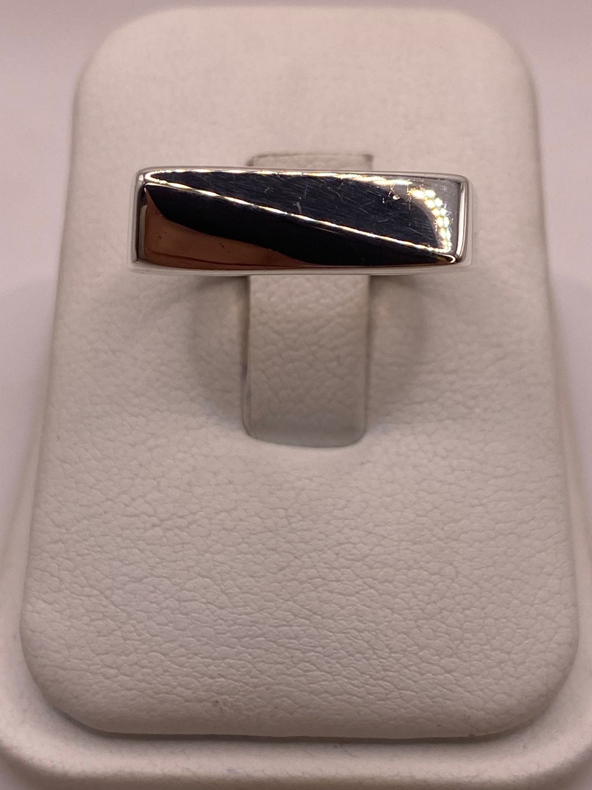Anillo Sello Rectangular Liso con Corte Diagonal Plata .925 — ángulo diagonal