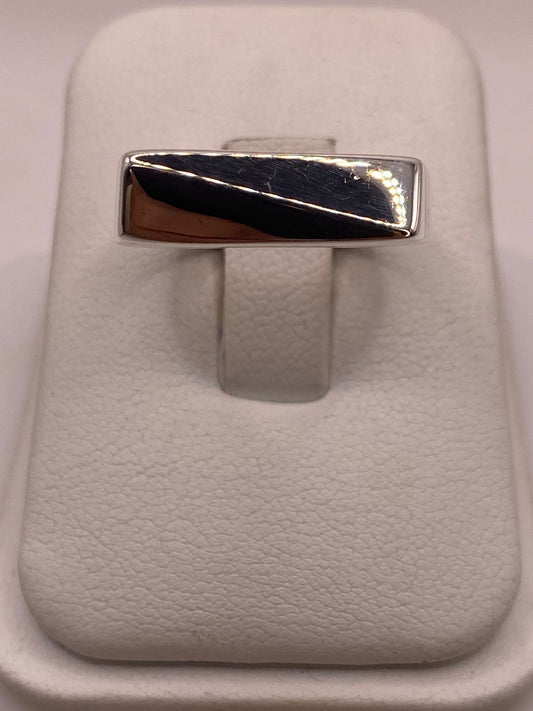 Anillo Sello Rectangular Liso con Corte Diagonal Plata .925 — ángulo diagonal