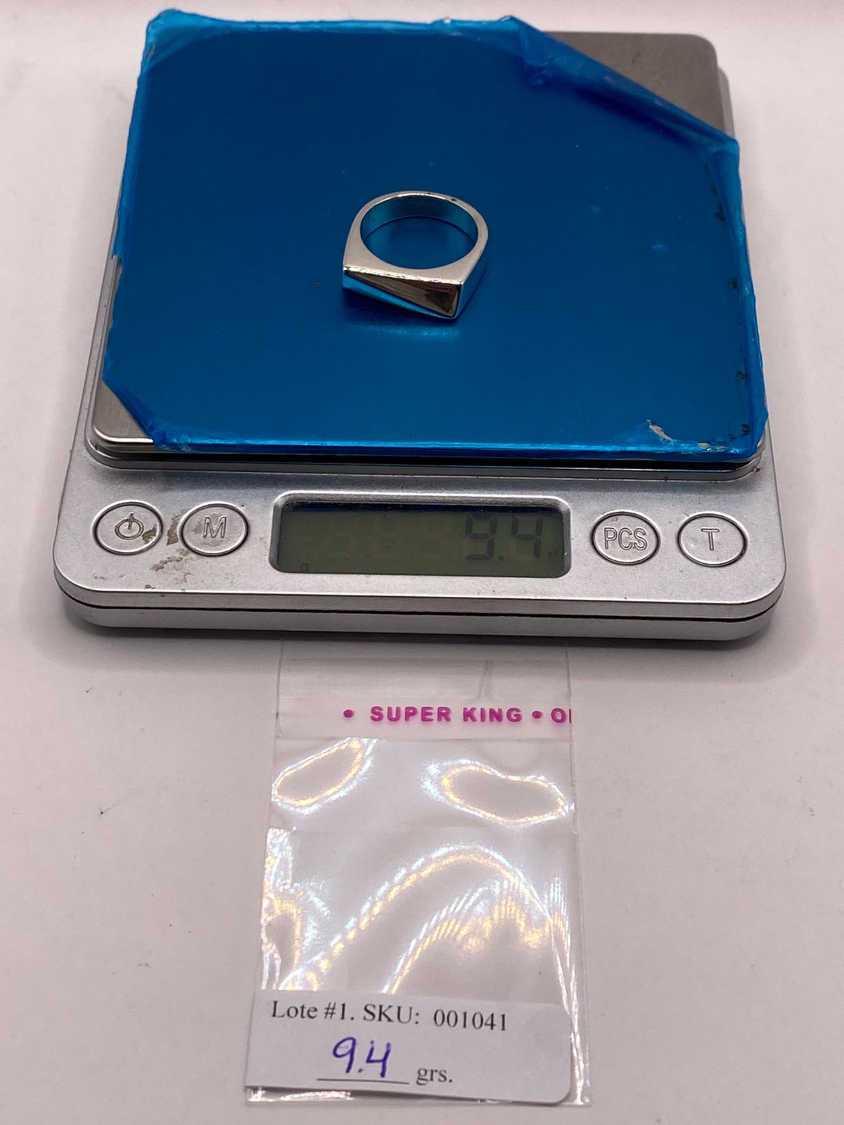 Anillo Sello Rectangular Liso con Corte Diagonal Plata .925, peso en gramos (báscula)