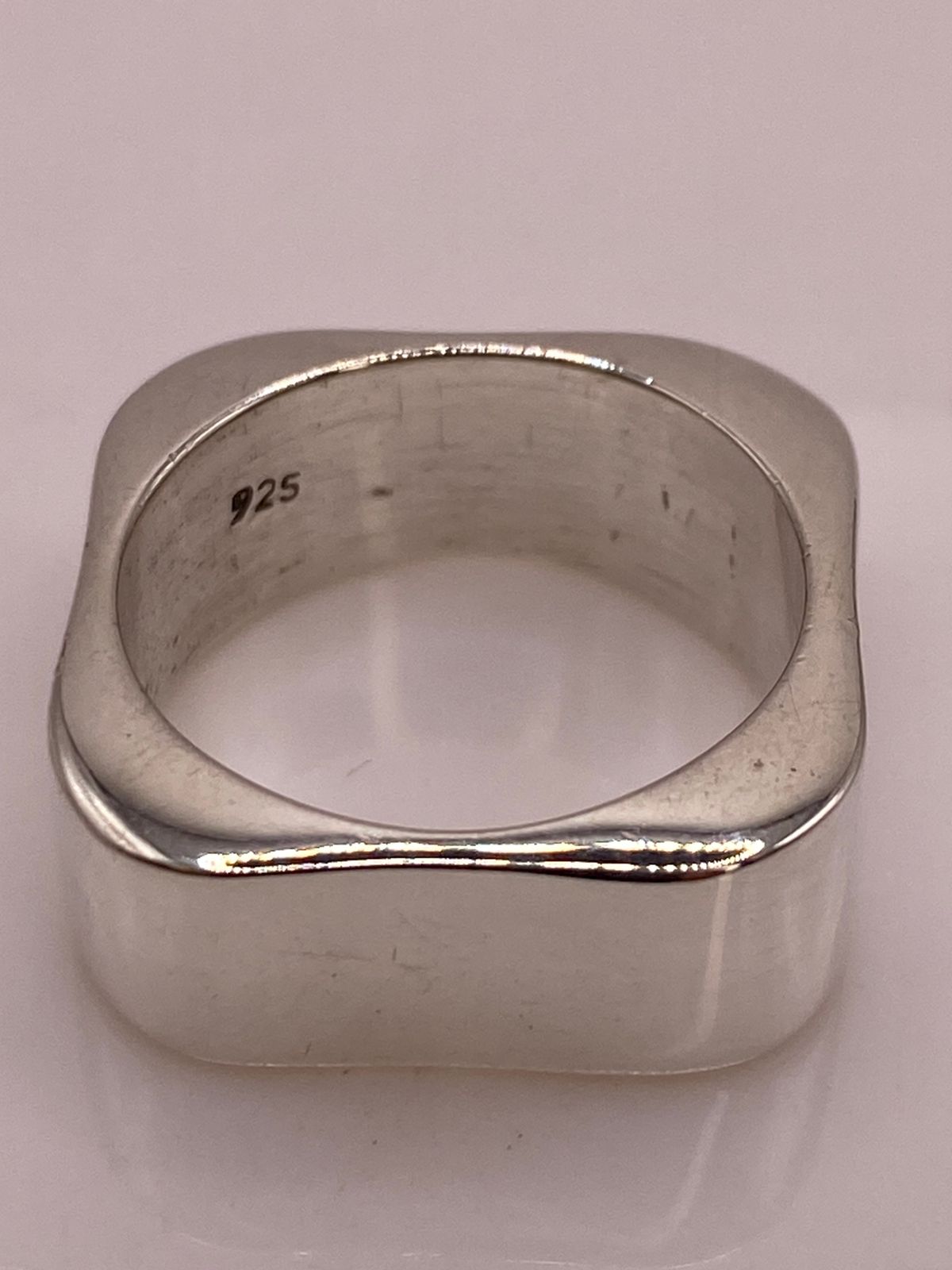 Anillo Sello Cuadrado Minimalista de Plata Ley .925, sello de autenticidad Plata Ley .925