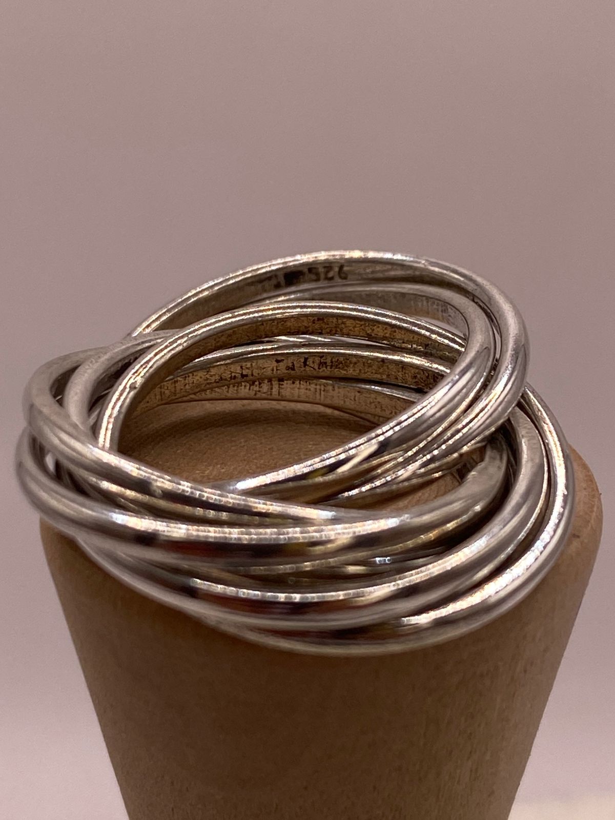 Anillo Semanario de 7 Aros Entrelazados en Plata .925, sello de autenticidad Plata Ley .925