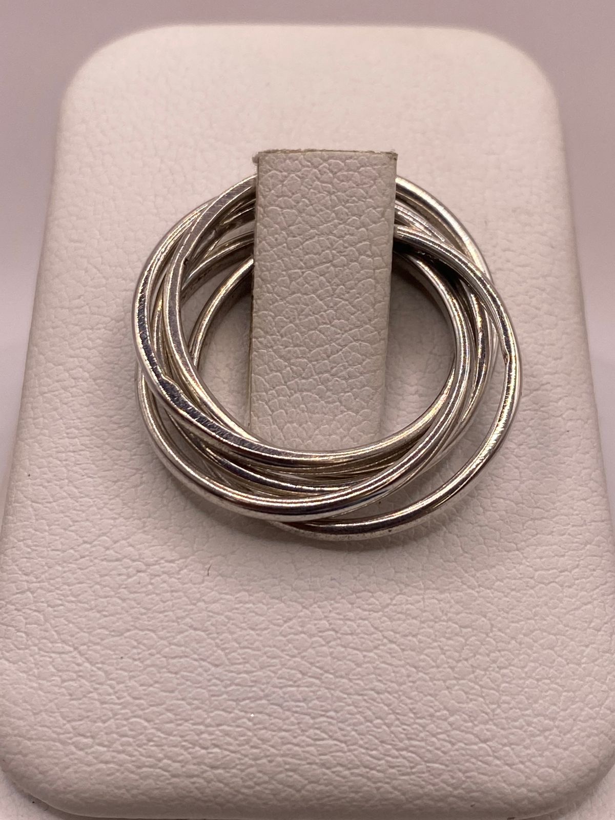 Anillo Semanario Quíntuple en Plata .925, vista de detalle