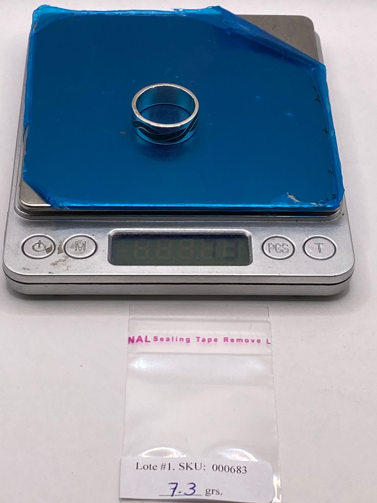 Anillo Serpiente Verde de Plata .925 con Incrustaciones, peso en gramos (báscula)