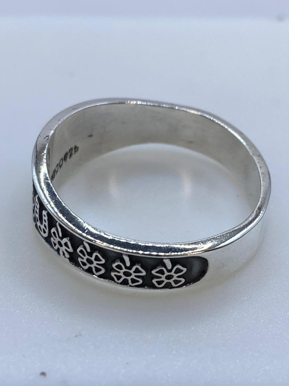 Anillo Símbolos de la Suerte en Plata .925, vista lateral
