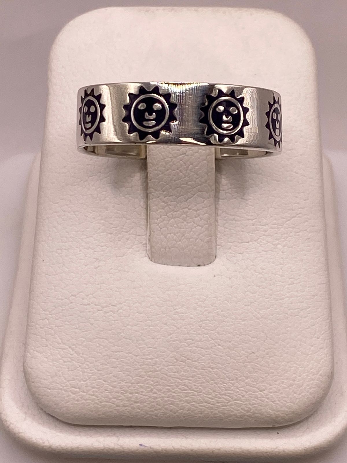 Anillo Sol Sonriente de Plata .925, vista frontal