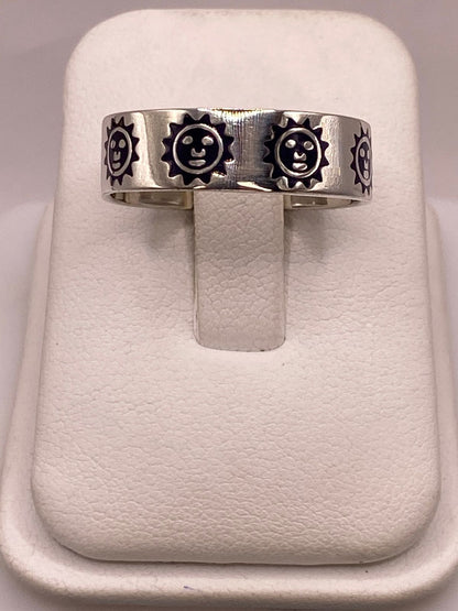 Anillo Sol Sonriente de Plata .925, vista frontal