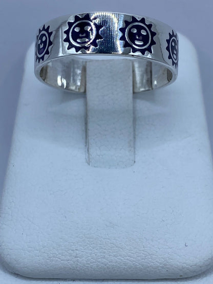 Anillo Soles en Plata .925 con Lápiz Lazuli Morado, vista lateral