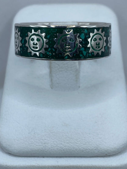 Anillo Soles Prehispánicos en Plata .925 con Malaquita Natural — vista lateral