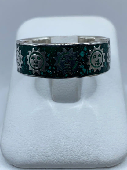 Anillo Soles Prehispánicos en Plata .925 con Malaquita Natural, vista frontal