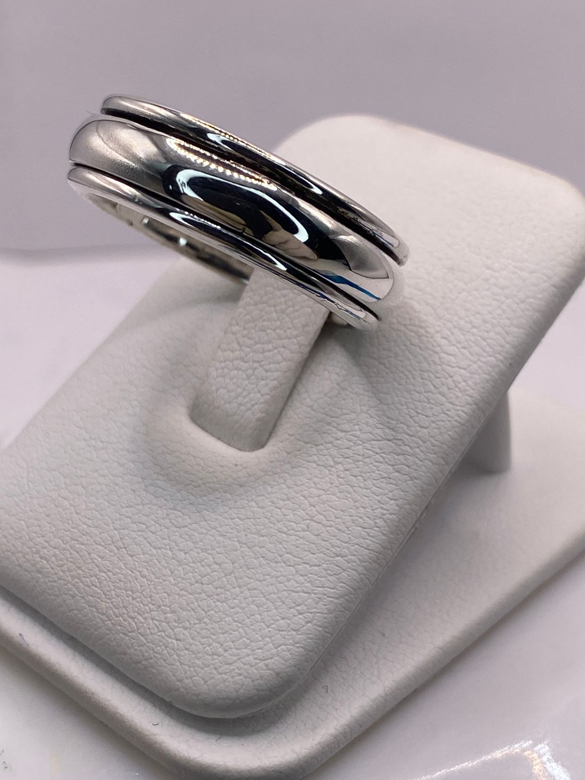 Anillo Spinner Clásico en Plata .925, vista frontal