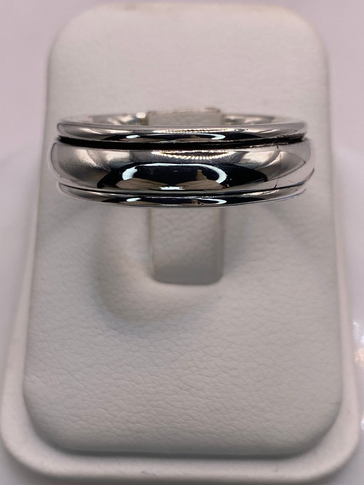 Anillo Spinner Clásico en Plata .925, vista lateral