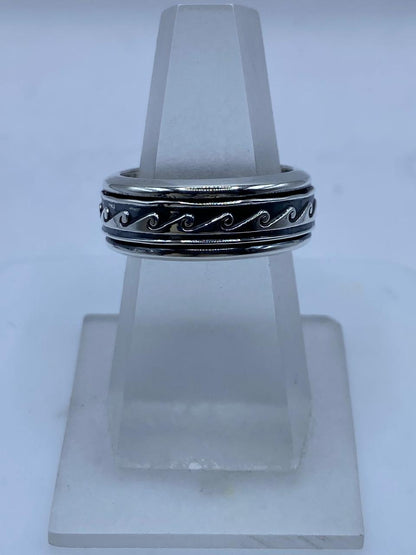 Anillo Spinner Olas Estilizadas en Plata .925, vista frontal