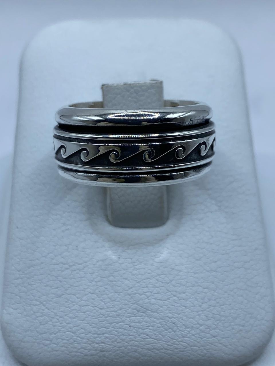 Anillo Spinner Olas Estilizadas en Plata .925, vista lateral